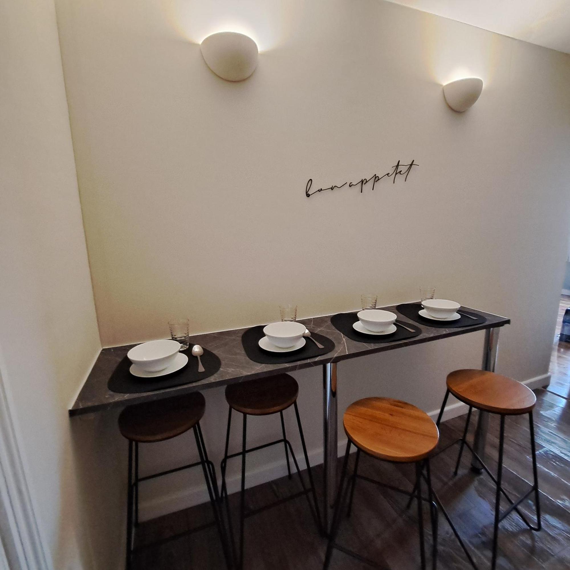 Generous 3 Bed In The Heart Of The Village هنتينجتون المظهر الخارجي الصورة