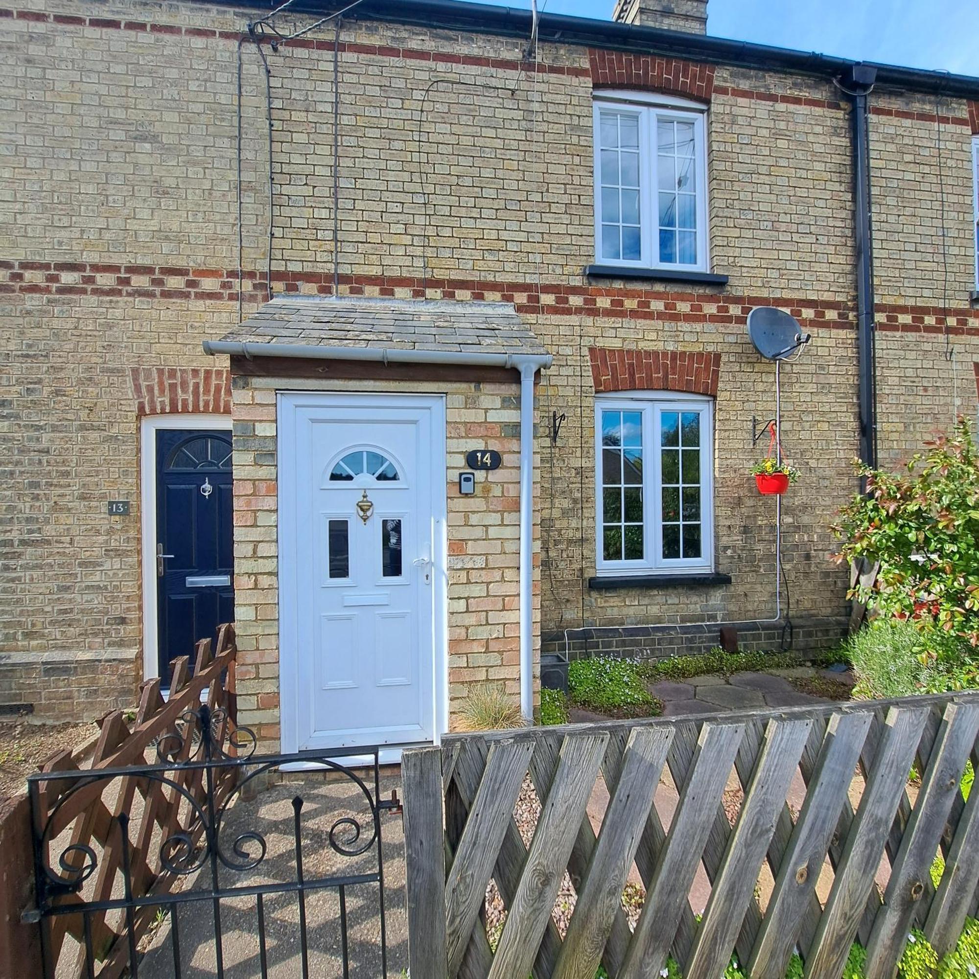 Generous 3 Bed In The Heart Of The Village هنتينجتون المظهر الخارجي الصورة